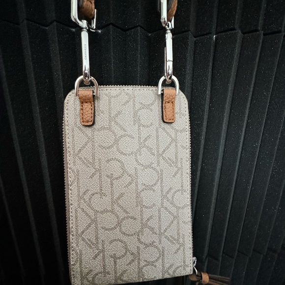 Beautiful Crossbody CALVIN KLEIN - Picture 4 of 5